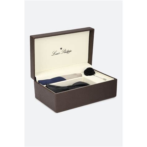 Buy Louis Philippe Men Black Solid Bow Tie Lapel Pin & Pocket Square Online