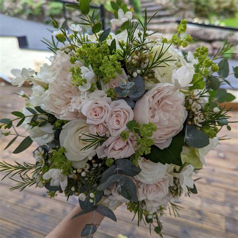 Neutral Nudes | Wedding Flowers – Les Fleurs Florist