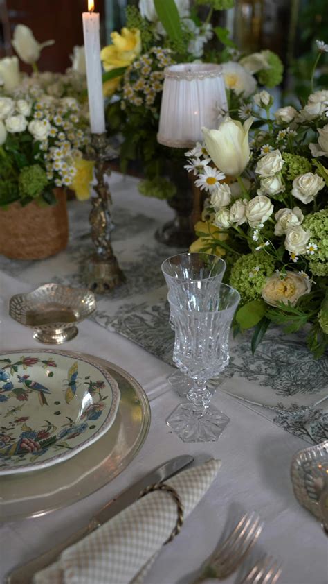 Wedding Reception Table Set Up 的图像结果