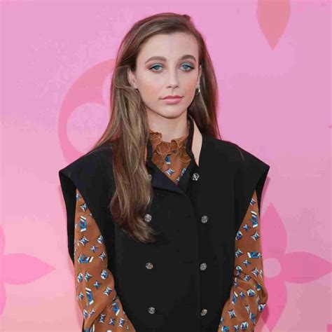 Famous Internet Girls: The Rise of Digital Influencers and Their Impact ...