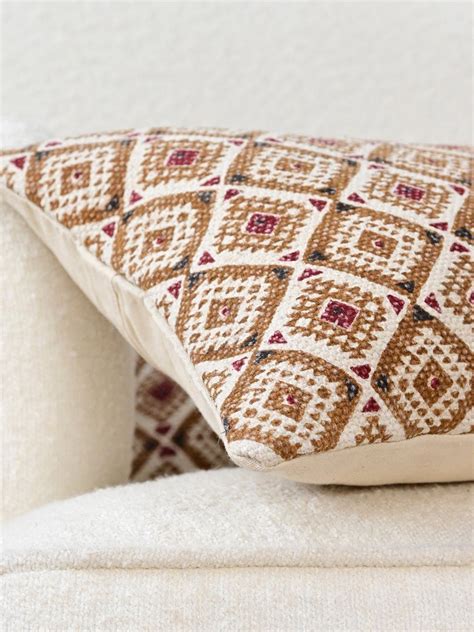 GLADIOLI -LUMBAR CUSHION COVER – Art Avenue