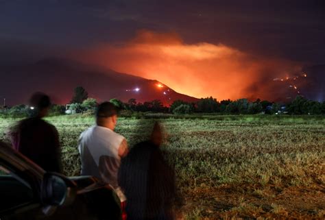 Evacuation warnings related to Henderson fire in San Diego County are ...