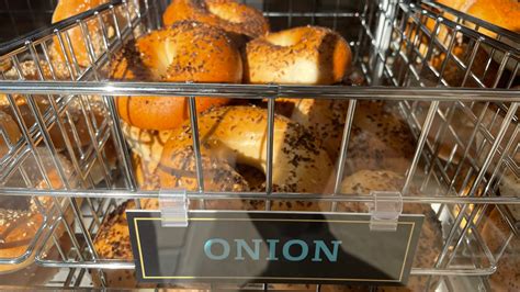 Bakery serves fresh-baked New York-style bagels