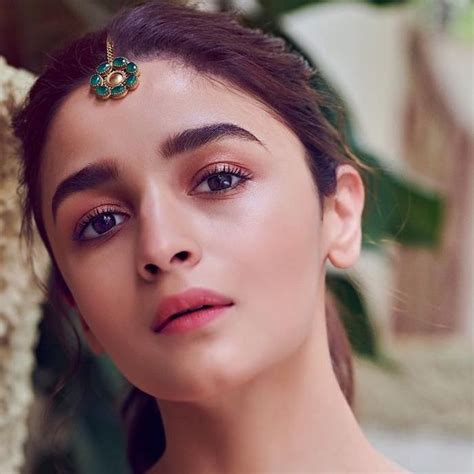 Underwater with Alia Bhatt: Go behind-the-scenes of the Bollywood star ...