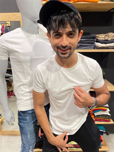 White Basic Tshirt – Likera