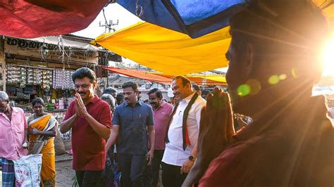 திருச்சியில் விஜய் தொகுதியில் ‘சர்ப்ரைஸ் வாக்கிங்’ வாக்கு சேகரித்த ...