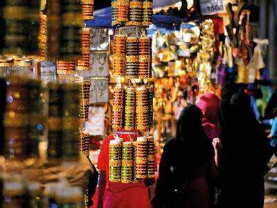 Covid-19 takes the sheen off city’s iconic Laad Bazaar this Ramzan ...