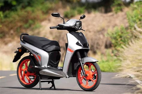 BGauss Bikes New Model Price in India - Images, Models, Mileage & Specs
