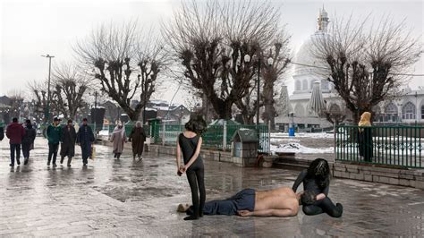 Six stations of a life pursued | Meer