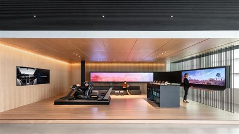 EV maker Lucid will have nationwide service network, 20 stores open by ...