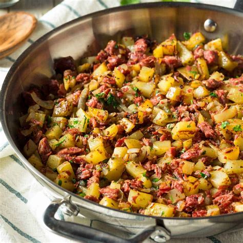 What to Serve with Corned Beef Hash - 15 Delicious Ideas - The Happier ...