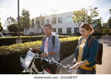 Free Business People Walking 的图像结果