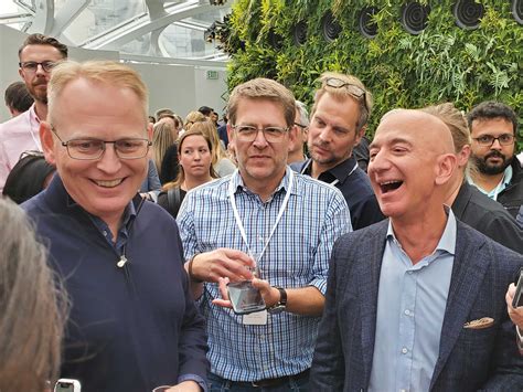 Amazon expands Bezos' elite 'S-team,' adding 6 execs from emerging ...
