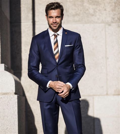 International Business People in Suits 的图像结果