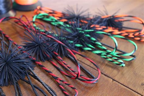 Flemish String Making 的图像结果