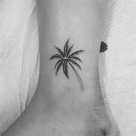 Little Palm Tree Tattoo at Jade Haylen blog