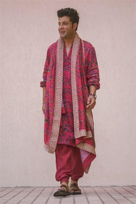 100+ Latest Wedding Dresses for Men to Get Your Hands on Right Away