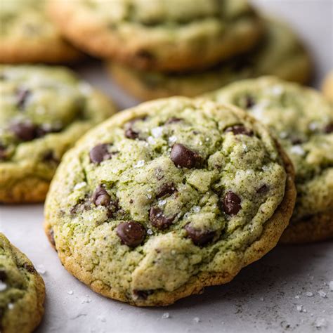 Chewy Matcha Chocolate Chip Cookies (With a Fun Green Tea Twist) - The ...