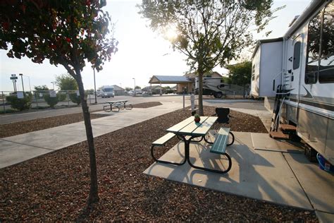 Flag City RV Resort - Camp California