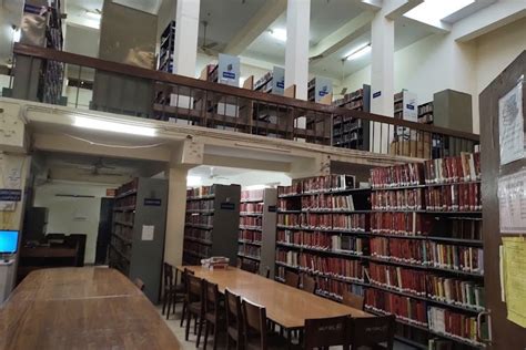 Sri Venkateswara College New Delhi Campus: Photos, Virtual Tour