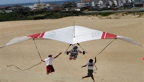 Hang Gliding In India: A Must Try Activity For 2025!