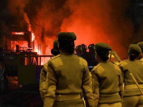 ‘Sex attack’ on woman constable in NagpurRioters touched her uniform ...