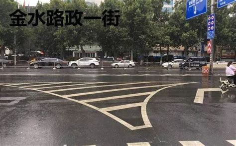 在郑州开车遇到导流线 最好“躲”着走_搜狐汽车_搜狐网