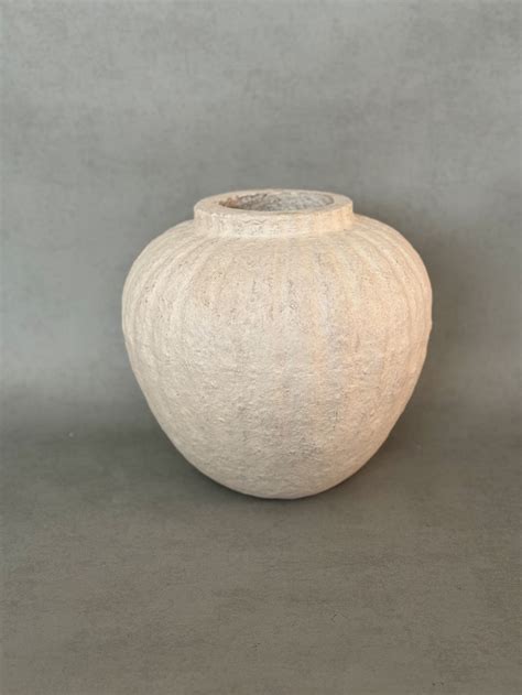APOLLO PAPER MACHE VASE – ALTROVE