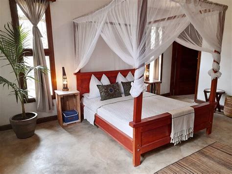 UTAMADUNI HOUSE (Arusha) - Specialty Inn Reviews, Photos, Rate ...