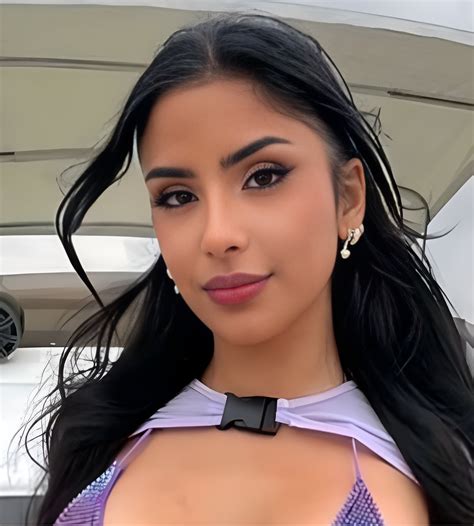 Slayhil (Model) Biography, Wiki, Age, Family, Photos and More