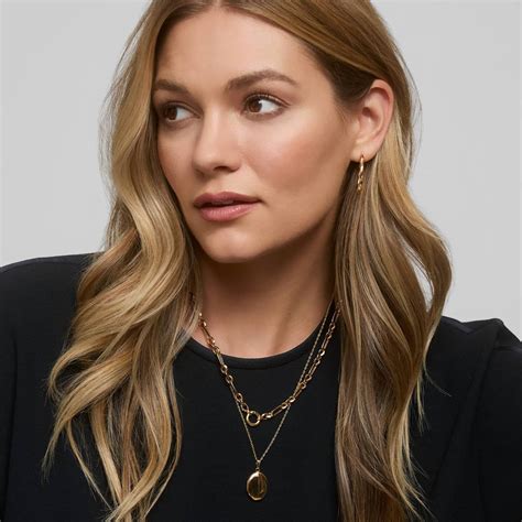 Twist Oval Hoop Earrings (2x30mm) in 14K Yellow Gold