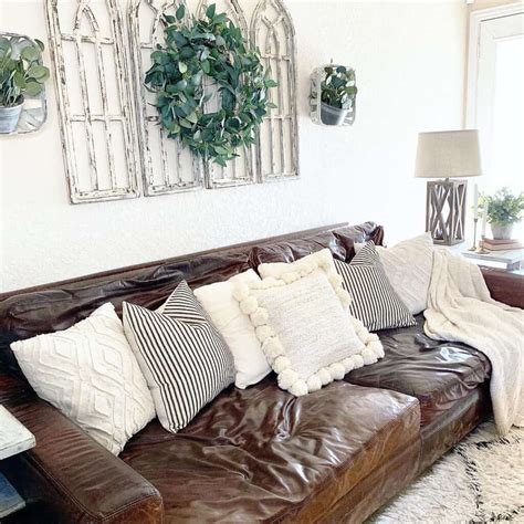 24 Brown Leather Couch Living Rooms That Look So Comfy