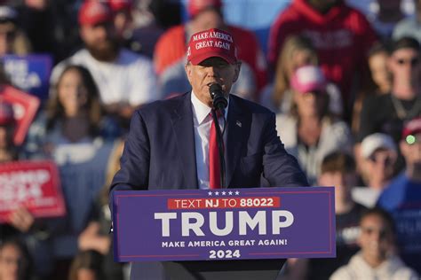 Trump Campaign Has Extra Medics and Water for Las Vegas Rally in ...