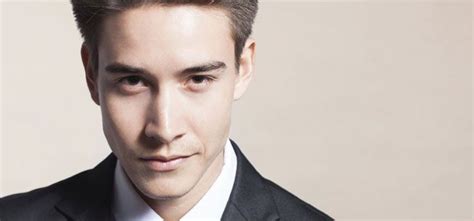 17 Work Habits To Help You Get Ahead In the Business World