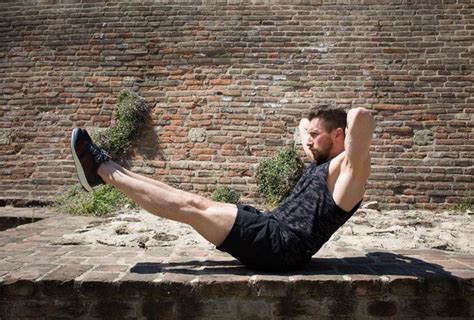 बाइसिकल क्रंच वर्कआउट: एक्सरसाइज का सही तरीका, प्रकार फायदे और गलतियां ...