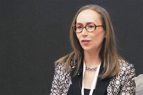 “Productos financieros deben adecuarse a las necesidades de las ...