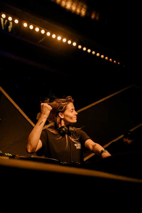 Charlotte de Witte Makes History as First Woman to Close Out Movement ...