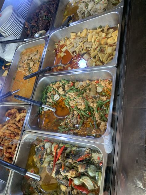 Is there a name for these type of eateries in Thailand? Specifically ...