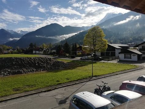 FERIENAPARTMENTHAUS HUBERTUSHOF (Mittenwald) - Lodging Reviews, Photos ...