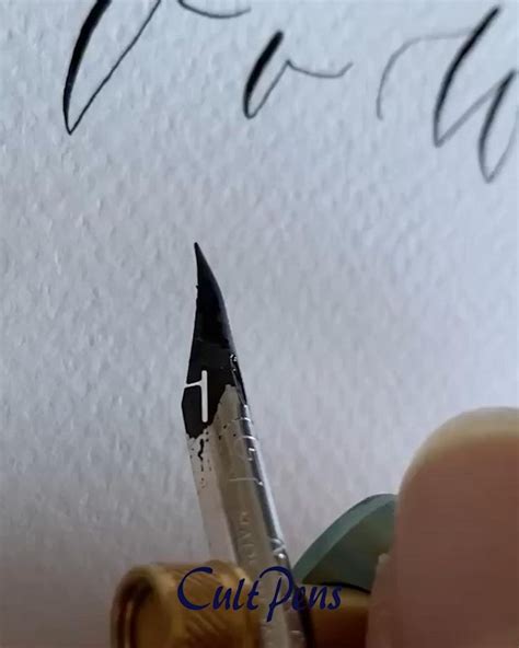 The Modern Calligraphy Alphabet Tutorial, Z [Video] | Calligraphy alphabet, Modern calligraphy ...