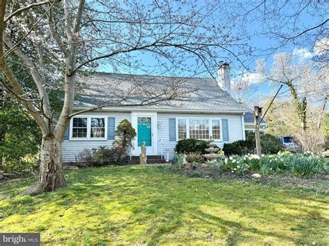 12 Bernard Dr, Ewing, NJ 08628 - See Est. Value, Schools & More