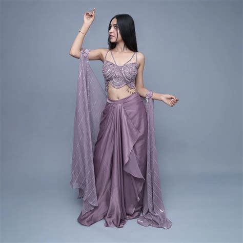 Buy Best Ethnic Wear for Women in Delhi – vastrachowk