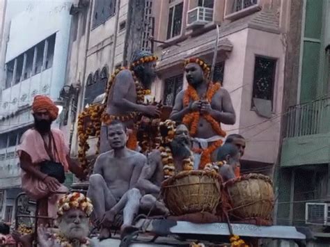 Mahashivratri in Kashi, 10 thousand Naga sadhus came out with maces and ...