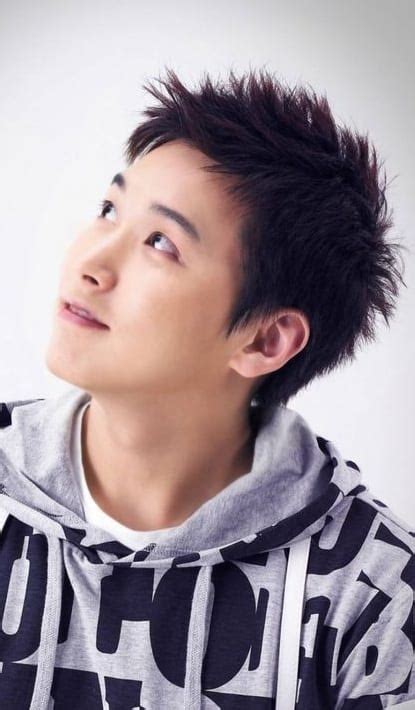 35 Short Hairstyles For The Minimalist Fashion Icons of 2020!