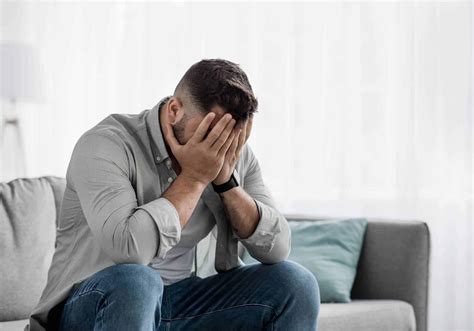 Anavar (Oxandrolone) Side Effects, Misuse, and Treatment