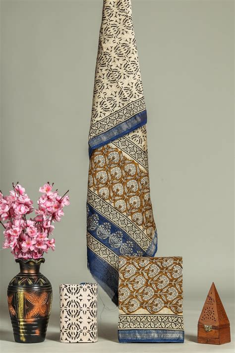 Maheshwari Dress Materials – Rangvarsha Sarees