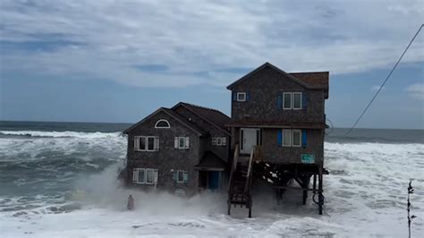 Watch: Vacant Outer Banks house collapses into ocean