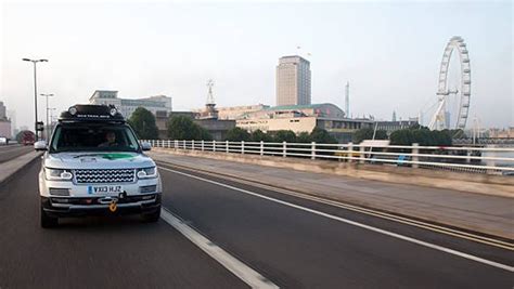 The Range Rover Hybrid Silk Trail 2013 - Overdrive