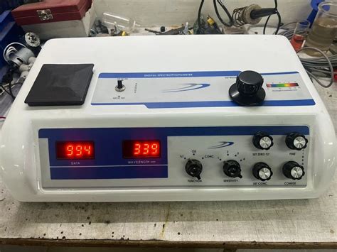 Laboratory Instruments - Microprocessor Visible Spectrophotometer ...