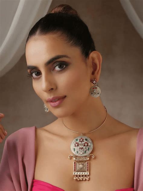 Best 12 Indian Jewellery Brands for All Budgets & Styles